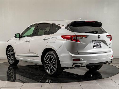 Platinum White Pearl 2026 Acura RDX w/Advance Package