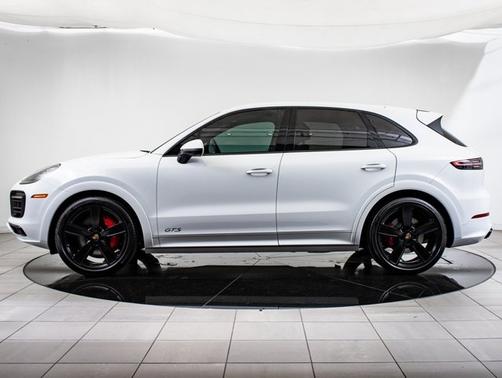 2022 Porsche Cayenne GTS
