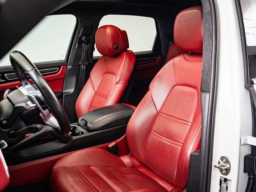 2022 Porsche Cayenne GTS