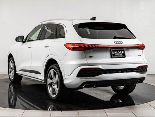 2025 Audi Q5 Premium Plus