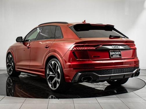 Matador Red 2024 Audi RS Q8 4.0T