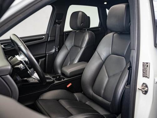 2018 Porsche Macan Base