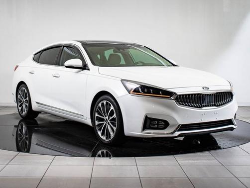 2019 Kia Cadenza Technology