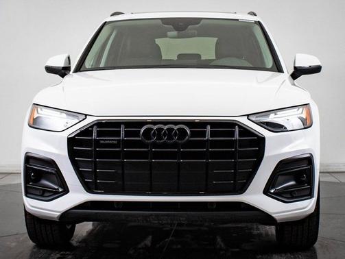 White 2025 Audi Q5 Premium