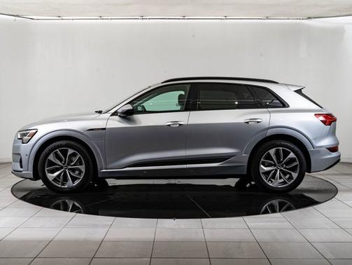 2021 Audi e-tron Premium Plus