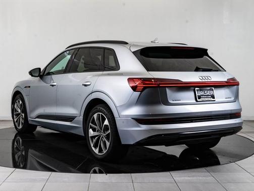 2021 Audi e-tron Premium Plus