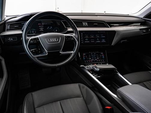2021 Audi e-tron Premium Plus