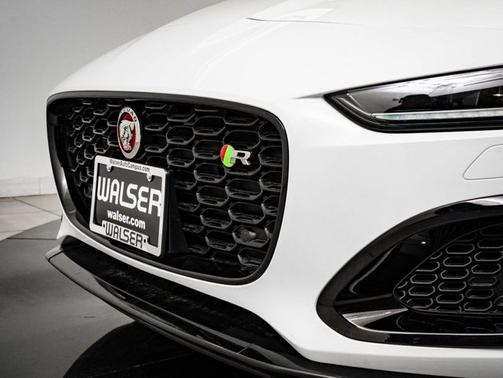 Fuji White 2022 Jaguar F-TYPE R