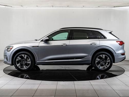 Florett Silver Metallic 2022 Audi e-tron Premium