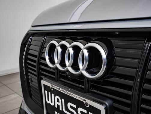 Florett Silver Metallic 2022 Audi e-tron Premium