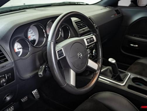 2009 Dodge Challenger SRT8
