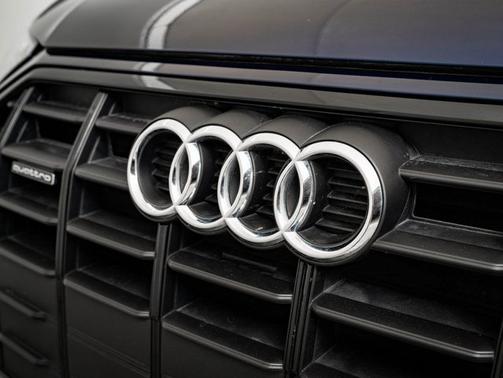 Navarra Blue Metallic 2025 Audi Q5 Premium