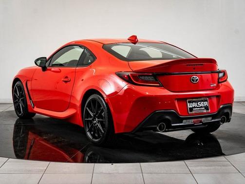 2024 Toyota GR86 Premium