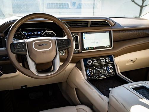 White Frost Tricoat 2021 GMC Yukon XL Denali