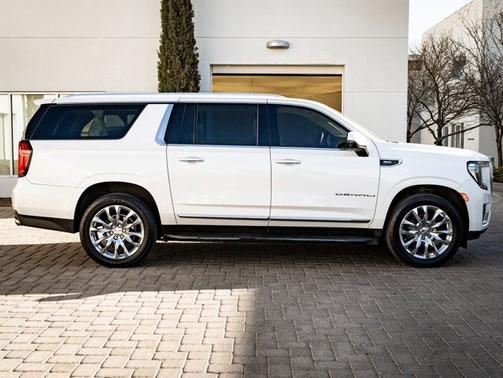 White Frost Tricoat 2021 GMC Yukon XL Denali