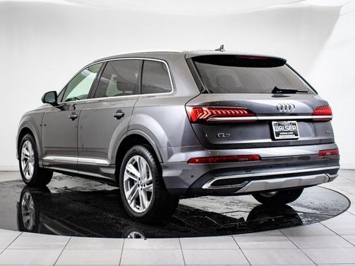2020 Audi Q7 Premium Plus