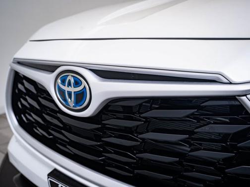 2022 Toyota Highlander Hybrid Hybrid Bronze Edition