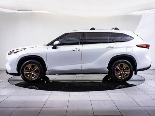 2022 Toyota Highlander Hybrid Hybrid Bronze Edition