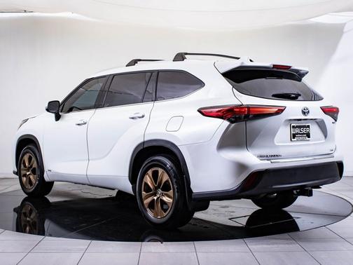 2022 Toyota Highlander Hybrid Hybrid Bronze Edition