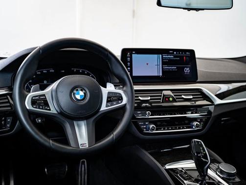 Dark Graphite Metallic 2023 BMW 540 540i