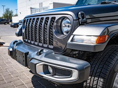 Granite Crystal Metallic Clearcoat 2023 Jeep Gladiator Sport S