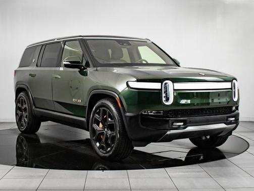 2024 Rivian R1S Adventure