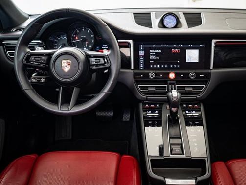2024 Porsche Macan 