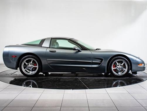 2004 Chevrolet Corvette 