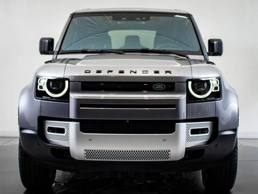 2020 Land Rover Defender SE