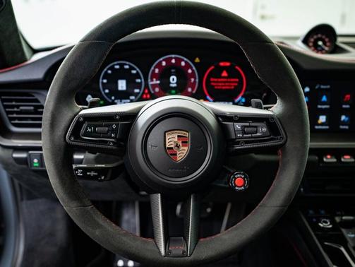 2025 Porsche 911 Carrera GTS