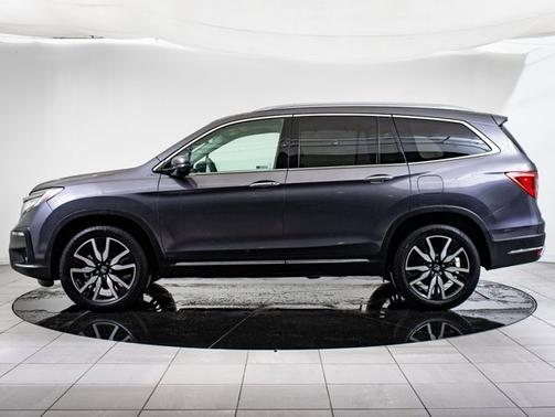 2022 Honda Pilot Touring 7-Passenger