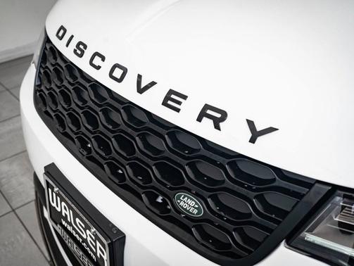 Fuji White 2023 Land Rover Discovery S R-Dynamic