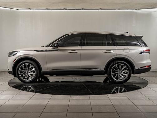 White 2025 Lincoln Aviator Reserve