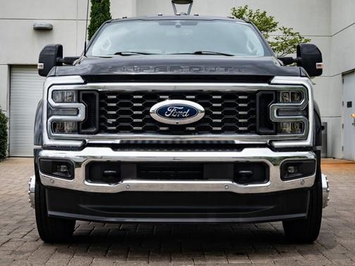 2023 Ford F-450 LARIAT