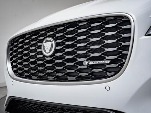 2024 Jaguar XF R-Dynamic SE