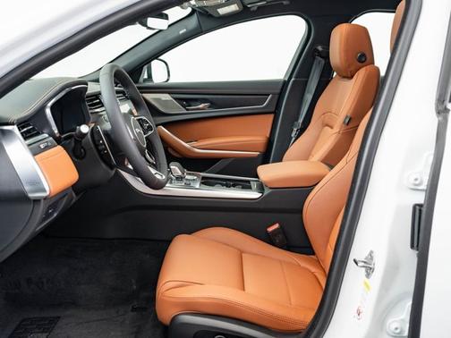 2024 Jaguar XF R-Dynamic SE