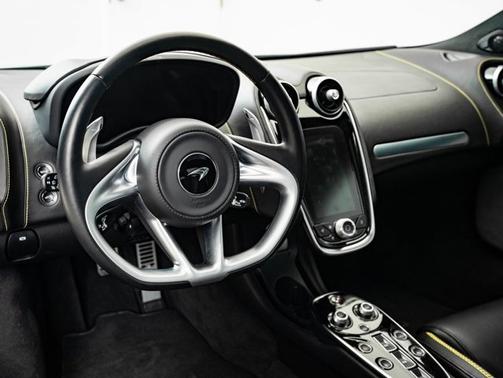 2022 McLaren GT
