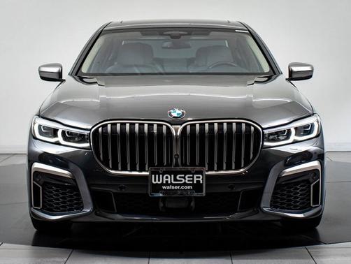 2022 BMW M760 M760i xDrive