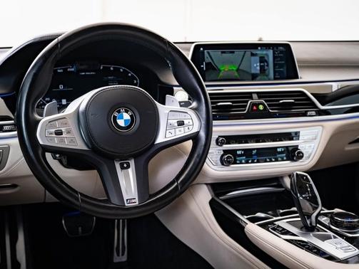 2022 BMW M760 M760i xDrive
