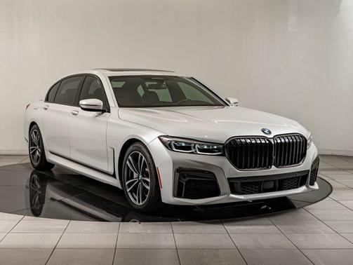 Mineral White Metallic 2022 BMW 750 750i xDrive