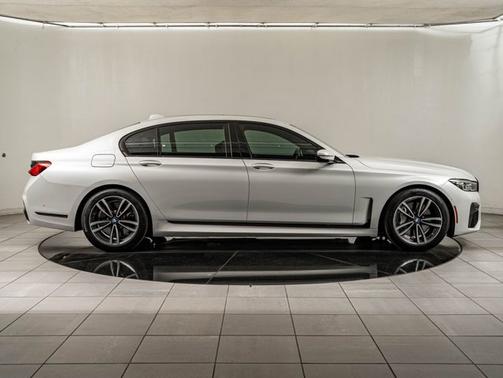 Mineral White Metallic 2022 BMW 750 750i xDrive