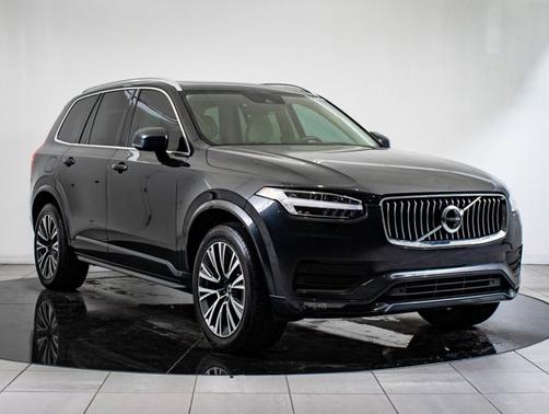 2021 Volvo XC90 Momentum