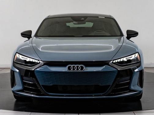 Kemora Gray Metallic 2022 Audi RS e-tron GT