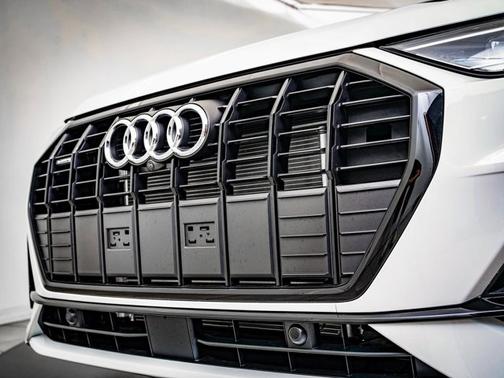 2024 Audi Q3 S line Premium Plus