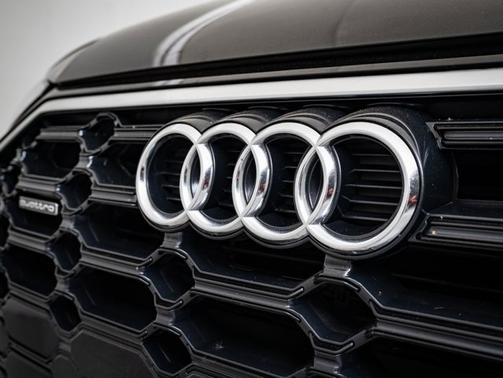 2023 Audi Q5 S line Premium