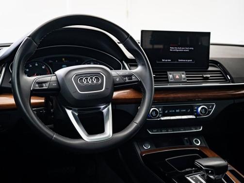 2023 Audi Q5 S line Premium
