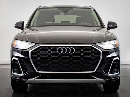 2023 Audi Q5 S line Premium