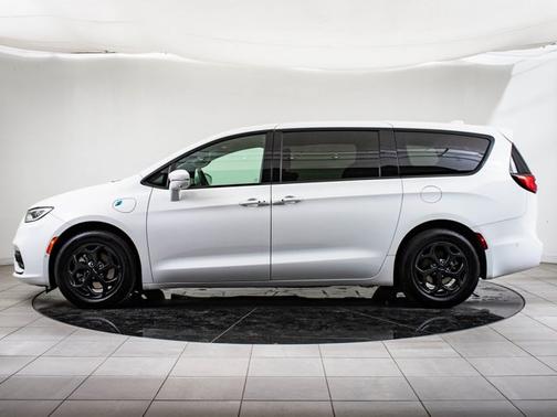 2022 Chrysler Pacifica Hybrid Hybrid Touring L