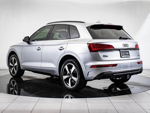 2022 Audi Q5 S line Premium Plus