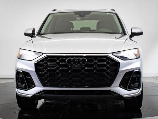 2022 Audi Q5 S line Premium Plus